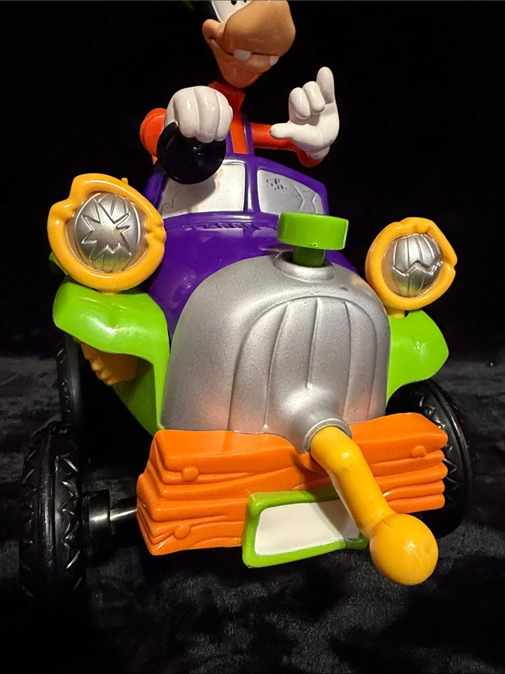 2000 Disney Goofy Jalopy Car Let’s Go For a Bumpy Ride Vehicle Sounds & Vibrates